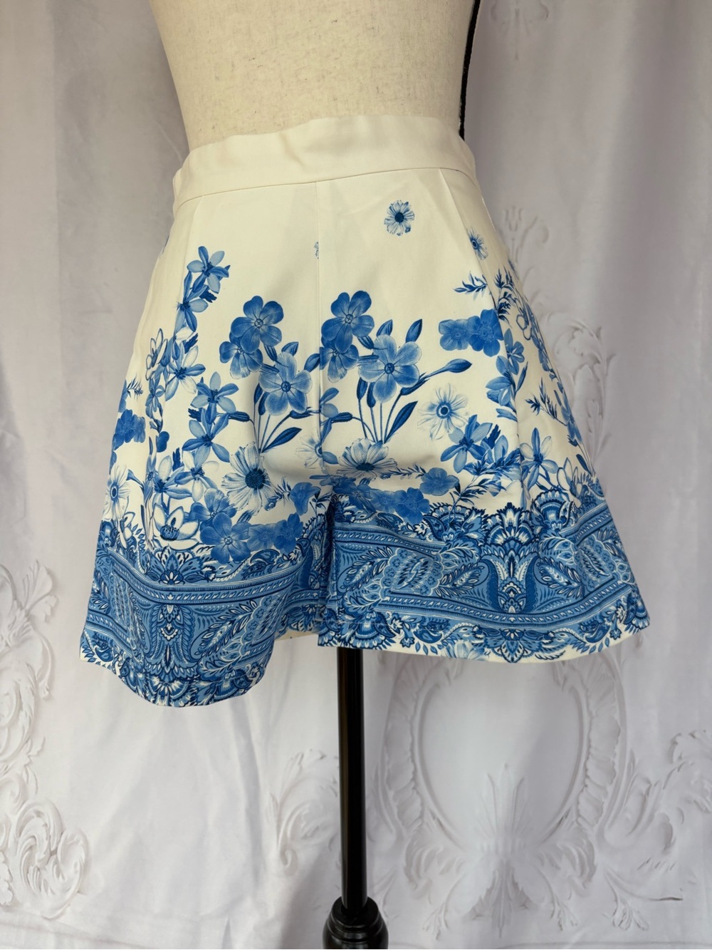 Boston Proper White and Blue Floral Border Print Shorts